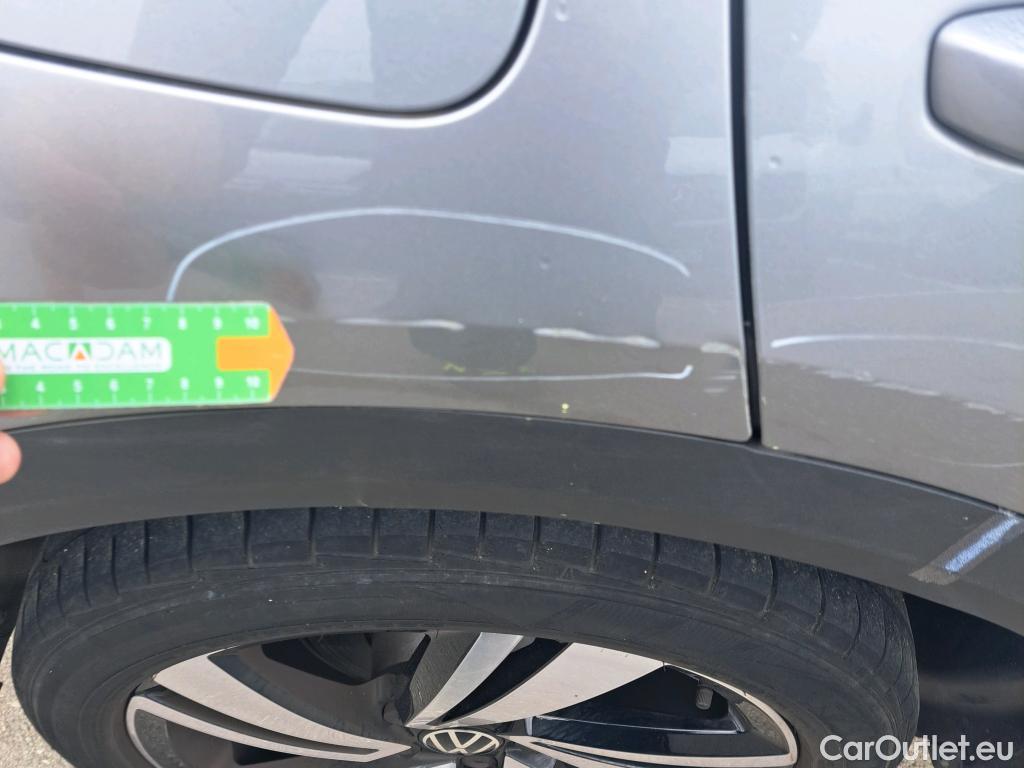  Volkswagen  T-ROC VOLKSWAGEN  / 2021 / 5P / todoterreno R-Line 1.5 TSI 110kW (150CV) DSG #18