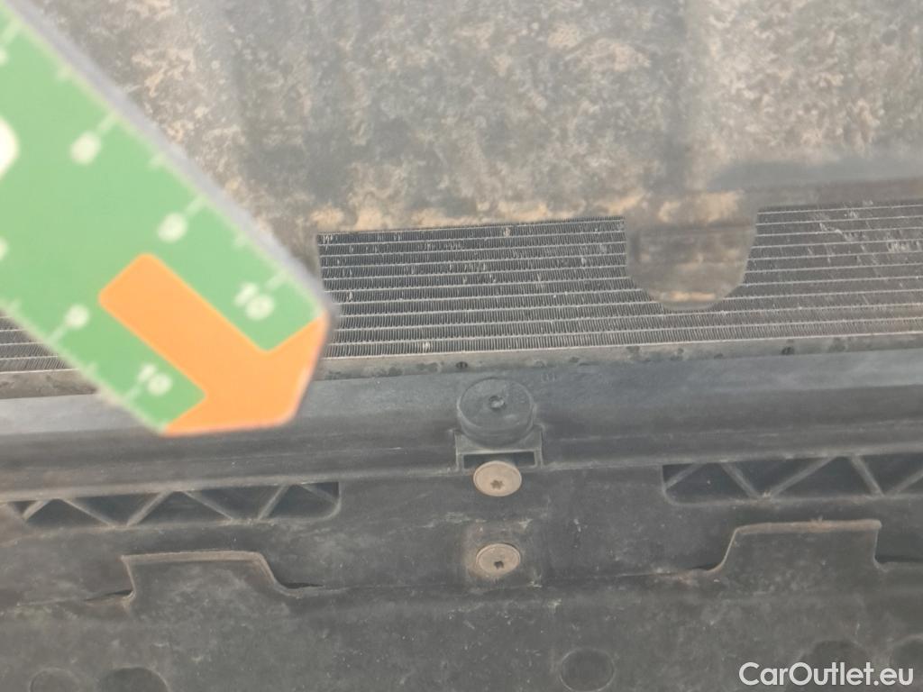  Volkswagen  T-ROC VOLKSWAGEN  / 2021 / 5P / todoterreno R-Line 1.5 TSI 110kW (150CV) DSG #7