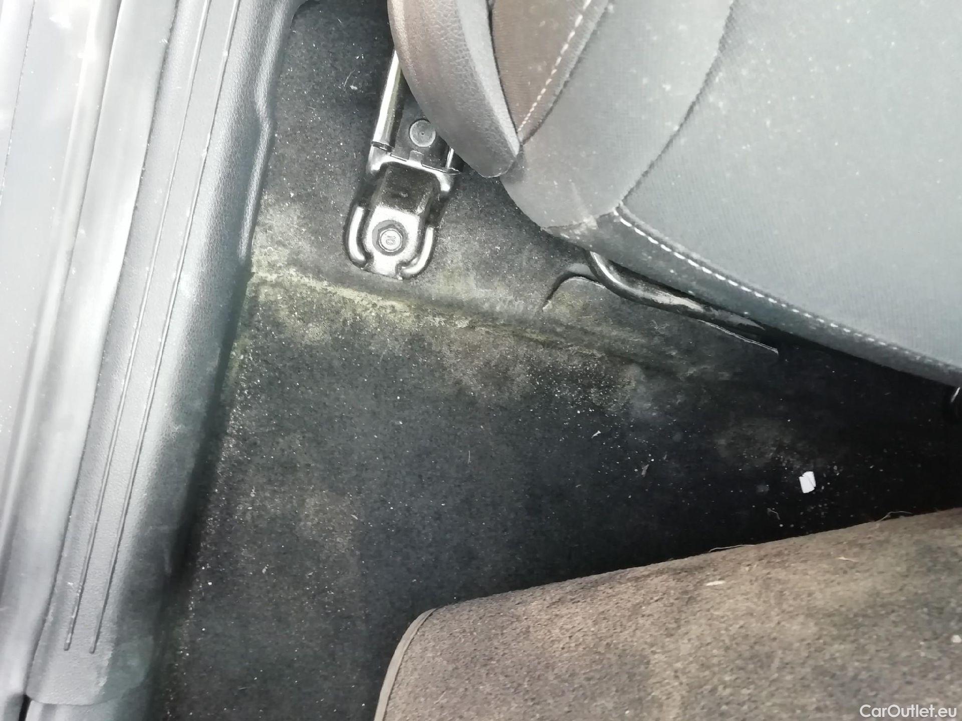  KIA  Sportage KIA  / 2022 / 5P / todoterreno 1.6 CRDi MHEV 100kW (136CV) Drive 4X2 #9