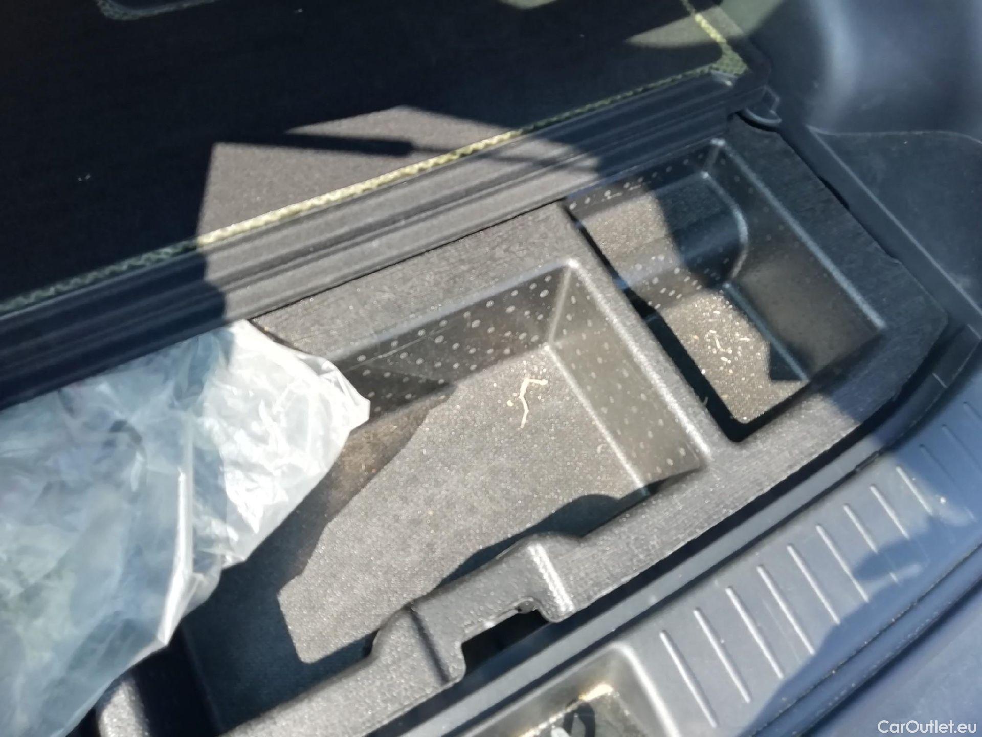  KIA  Sportage KIA  / 2022 / 5P / todoterreno 1.6 CRDi MHEV 100kW (136CV) Drive 4X2 #4