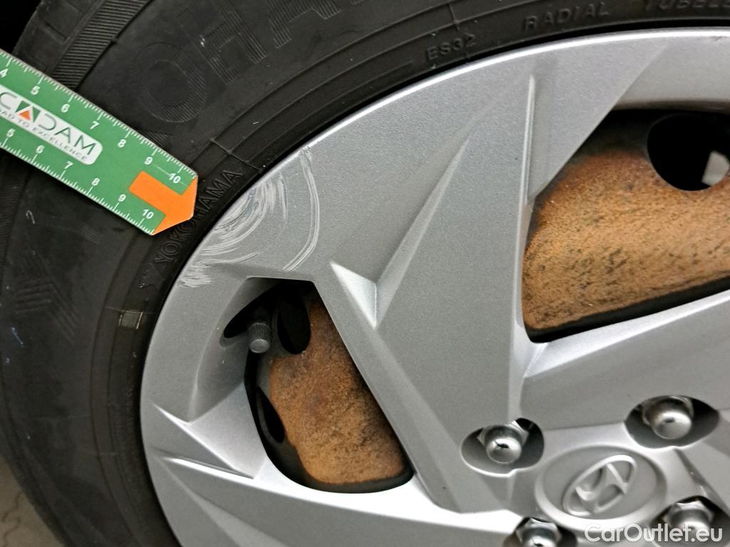  Hyundai  i20 HYUNDAI  / 2020 / 5P / berlina con portón 1.0 TGDI 74kW (100CV) 48V Essence #39