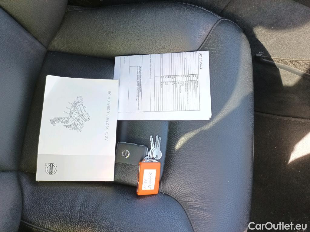  Volvo  XC60 VOLVO  / 2017 / 5P / todoterreno 2.0 B5 D AWD Momentum Pro Auto #10