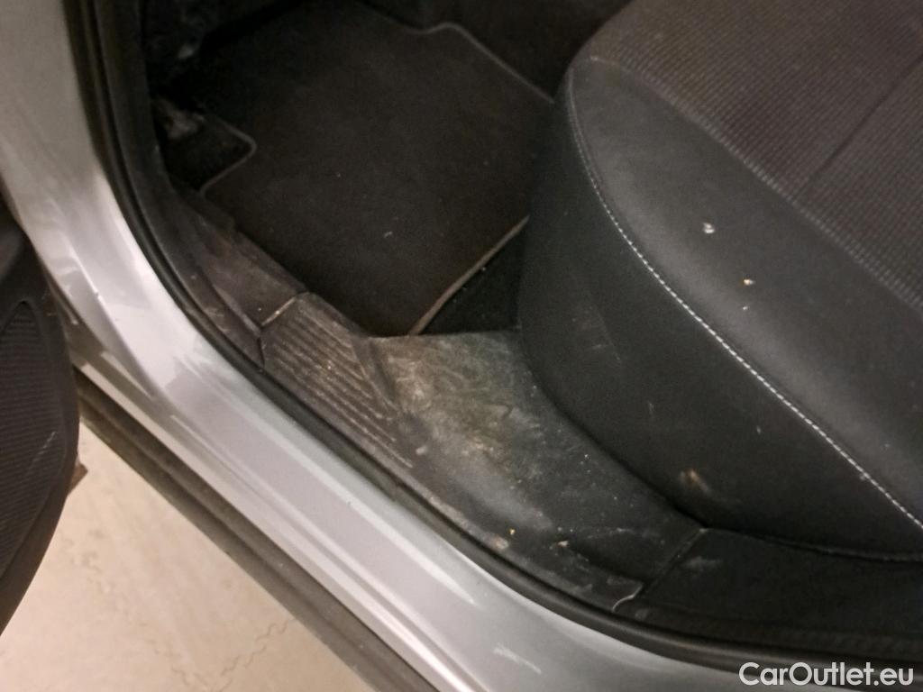  Nissan  Qashqai NISSAN  / 2021 / 5P / todoterreno DIG-T 103kW (140CV) mHEV 4x2 Acenta #9