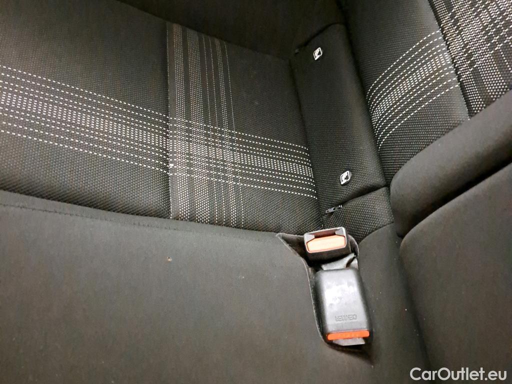  Hyundai  i20 HYUNDAI  / 2020 / 5P / berlina con portón 1.0 TGDI 74kW (100CV) 48V Essence #17