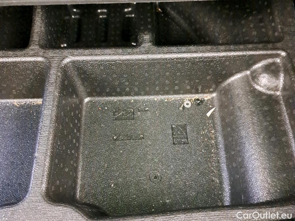  KIA  Sportage KIA  / 2022 / 5P / todoterreno 1.6 T-GDi HEV 171kW (230CV) GT-line 4X2 #10