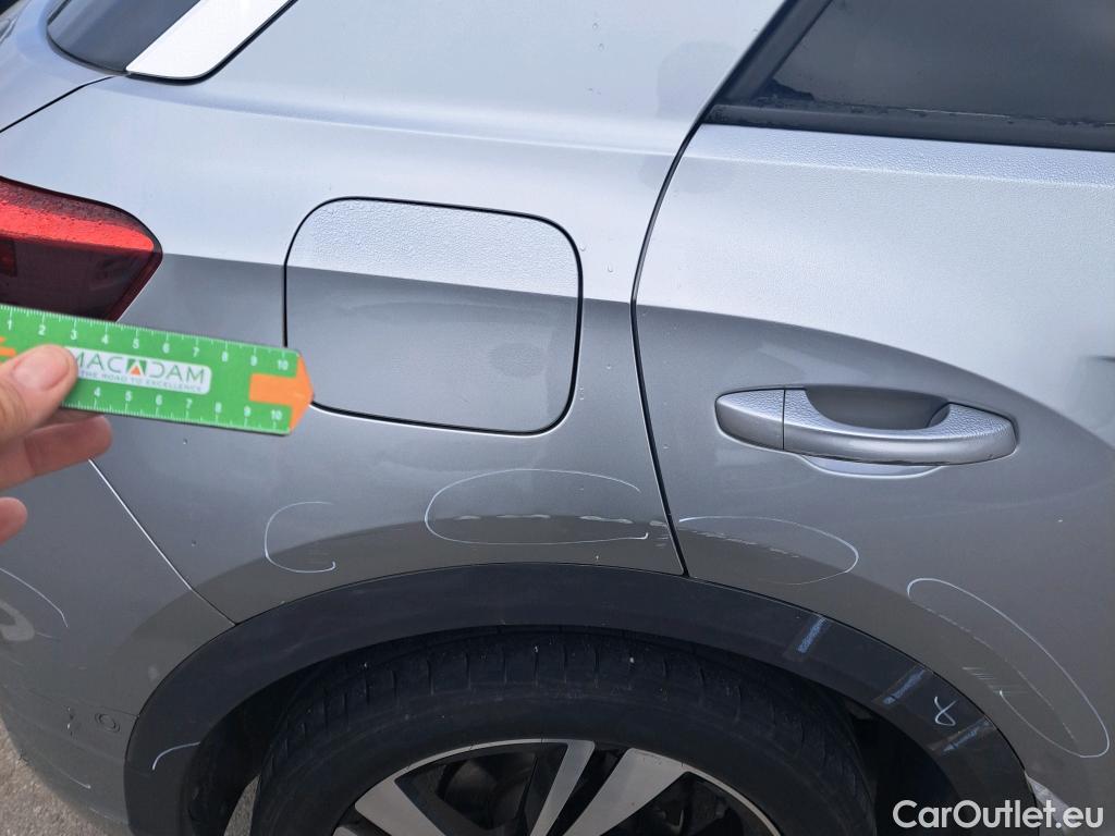  Volkswagen  T-ROC VOLKSWAGEN  / 2021 / 5P / todoterreno R-Line 1.5 TSI 110kW (150CV) DSG #17