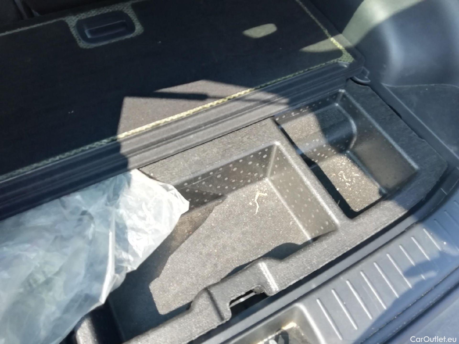  KIA  Sportage KIA  / 2022 / 5P / todoterreno 1.6 CRDi MHEV 100kW (136CV) Drive 4X2 #5