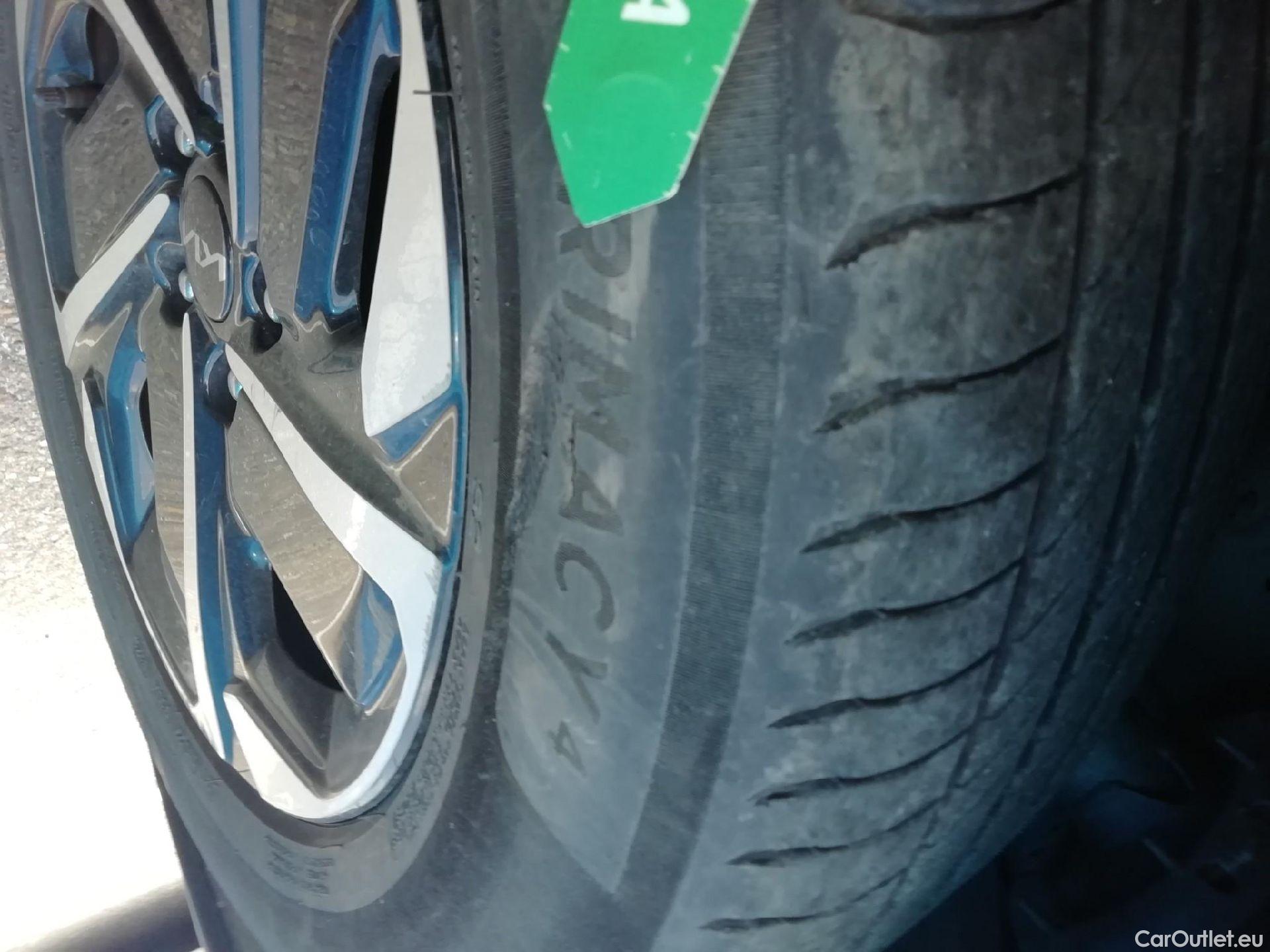  KIA  Sportage KIA  / 2022 / 5P / todoterreno 1.6 CRDi MHEV 100kW (136CV) Drive 4X2 #39