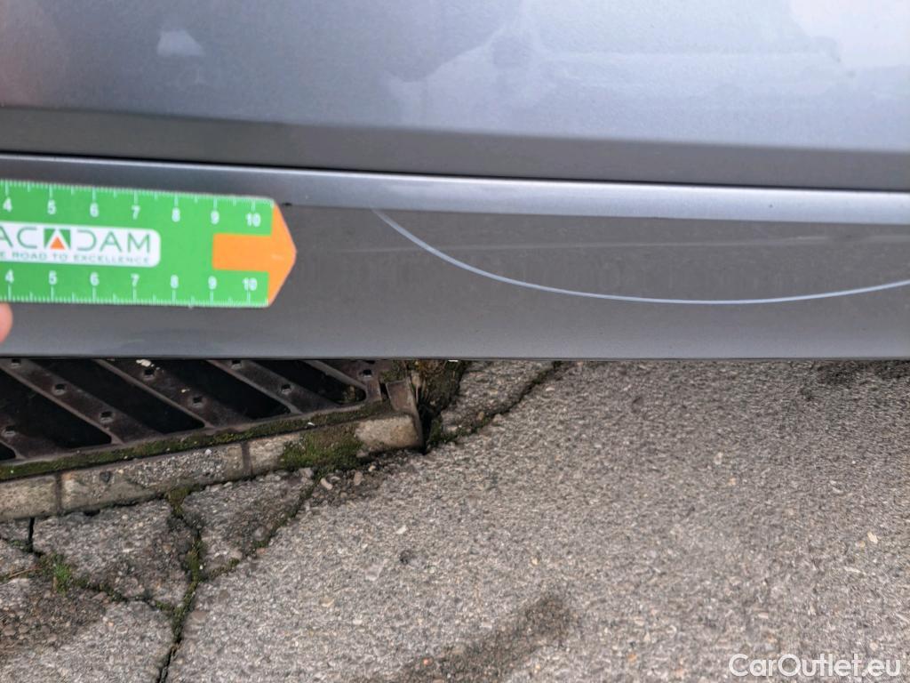  Volkswagen  T-ROC VOLKSWAGEN  / 2021 / 5P / todoterreno R-Line 1.5 TSI 110kW (150CV) DSG #49