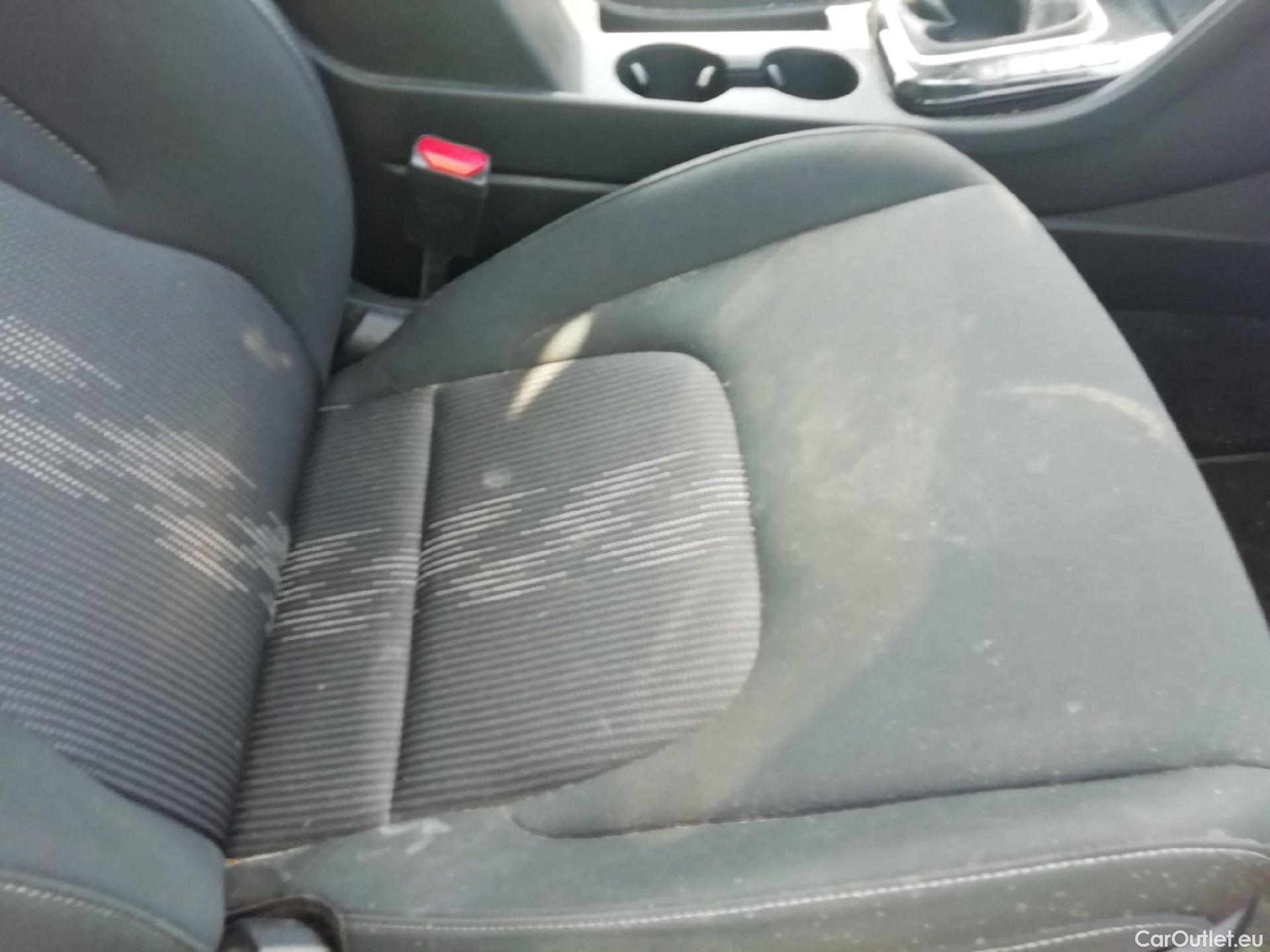  KIA  Sportage KIA  / 2022 / 5P / todoterreno 1.6 CRDi MHEV 100kW (136CV) Drive 4X2 #8