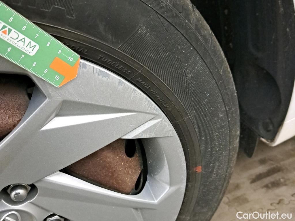  Hyundai  i20 HYUNDAI  / 2020 / 5P / berlina con portón 1.0 TGDI 74kW (100CV) 48V Essence #43