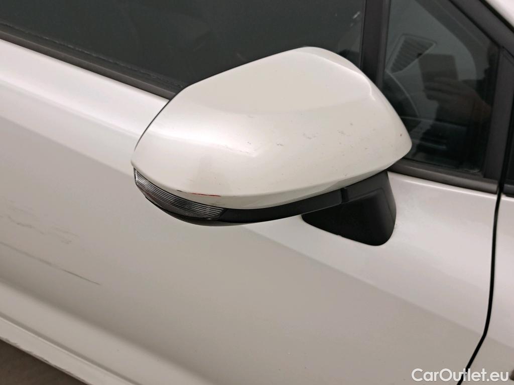  Toyota  Corolla TOYOTA  / 2019 / 5P / berlina con portón 1.8 125H BUSINESS PLUS E-CVT #28