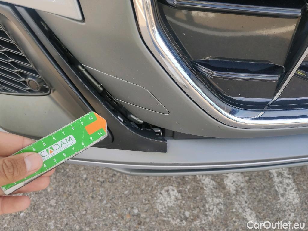  Audi  Q8 AUDI  / 2018 / 5P / todoterreno 55 TFSIe S Line 280kW quattro tiptronic #42