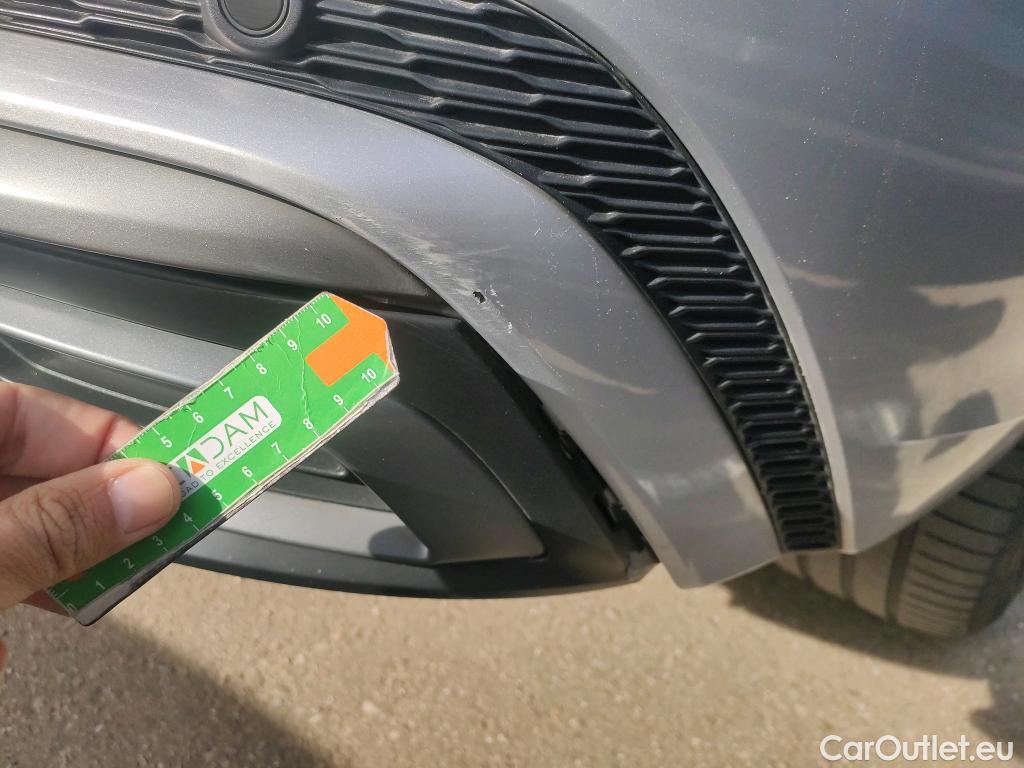  Audi  Q8 AUDI  / 2018 / 5P / todoterreno 55 TFSIe S Line 280kW quattro tiptronic #4