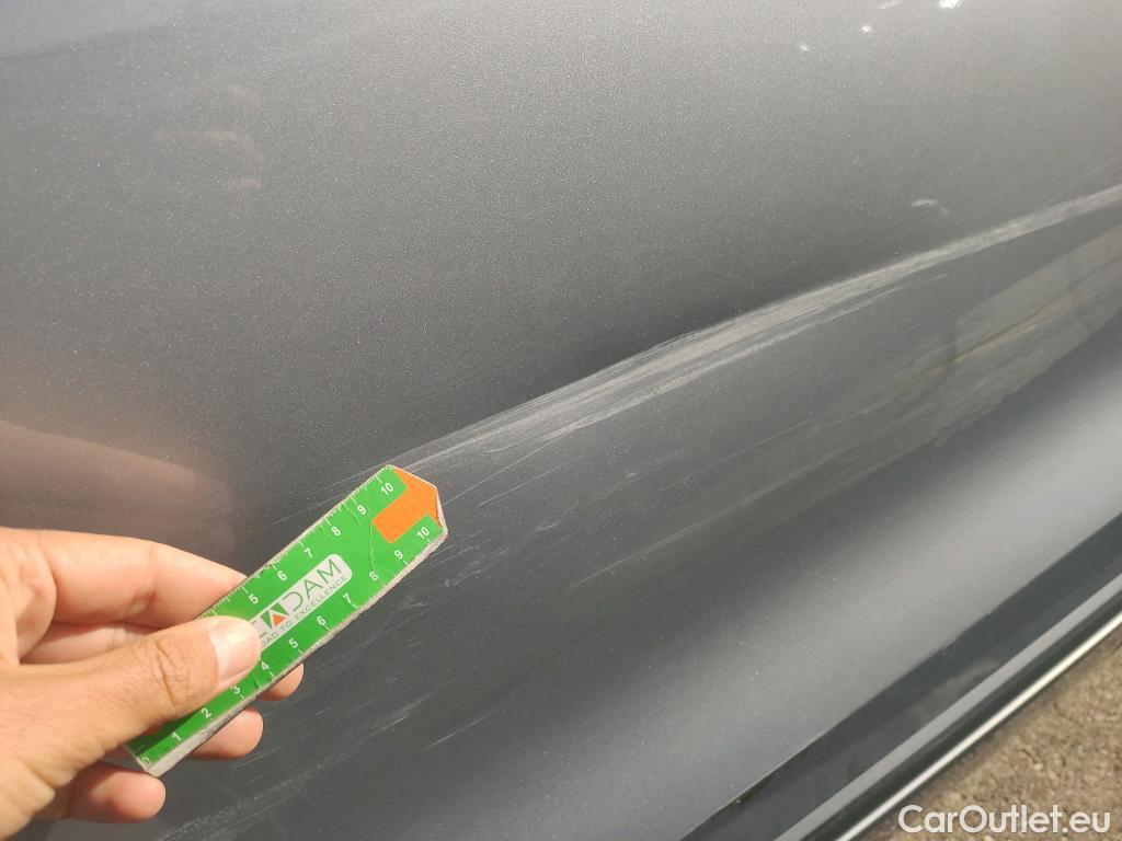  Audi  Q8 AUDI  / 2018 / 5P / todoterreno 55 TFSIe S Line 280kW quattro tiptronic #2