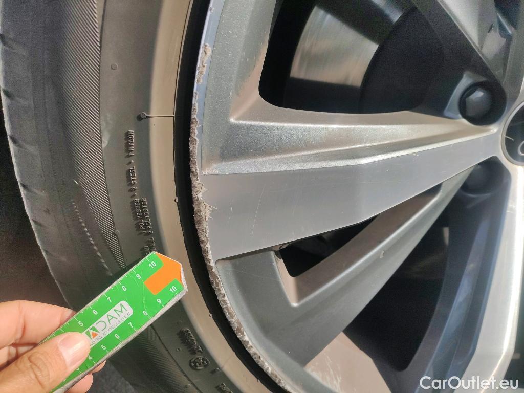  Audi  Q8 AUDI  / 2018 / 5P / todoterreno 55 TFSIe S Line 280kW quattro tiptronic #6