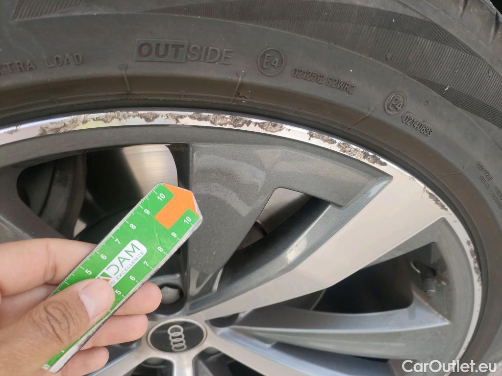  Audi  Q8 AUDI  / 2018 / 5P / todoterreno 55 TFSIe S Line 280kW quattro tiptronic #10