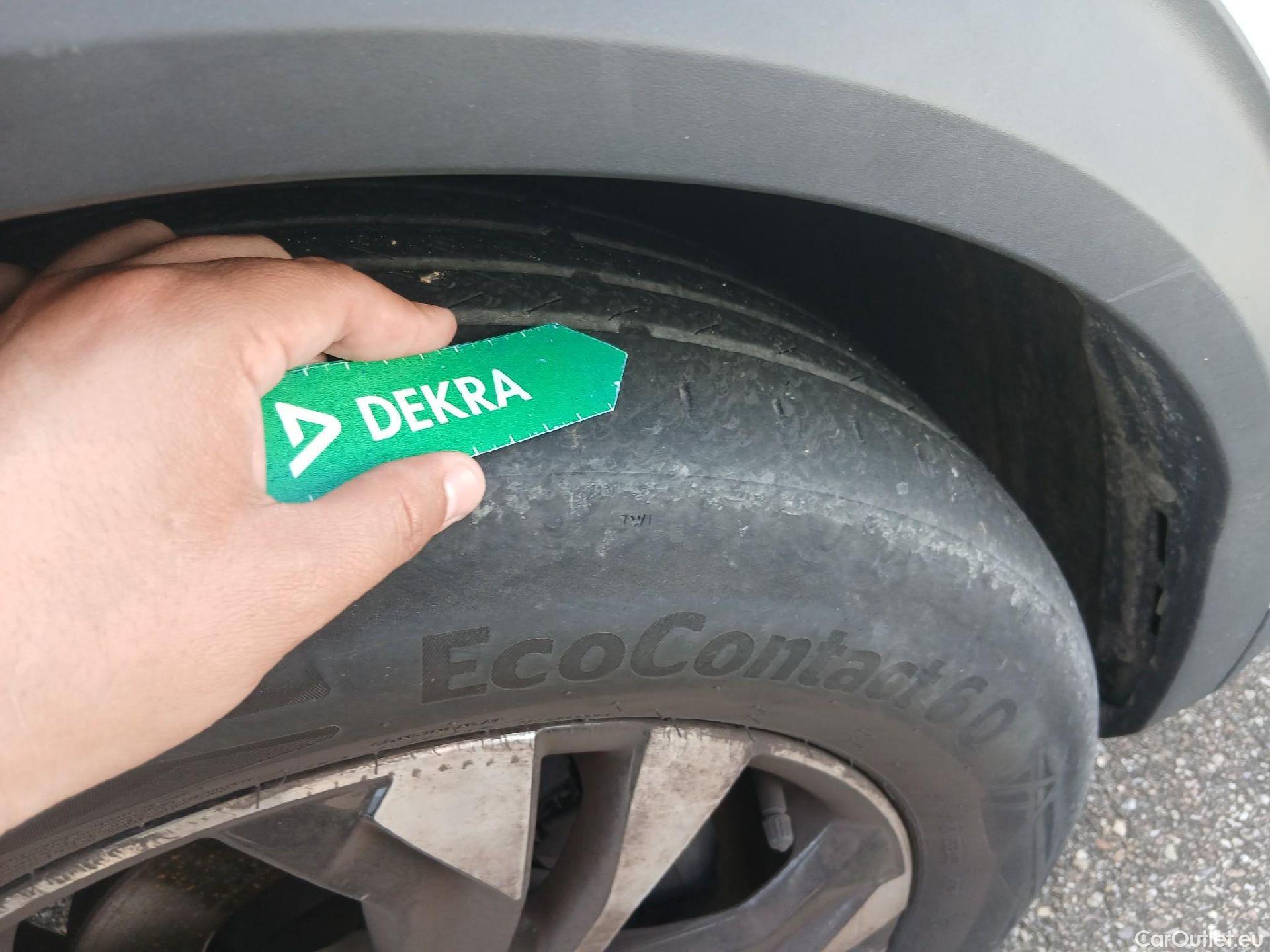  Peugeot  2008 PEUGEOT  / 2019 / 5P / todoterreno Allure BlueHDI 81kW (110CV) #3