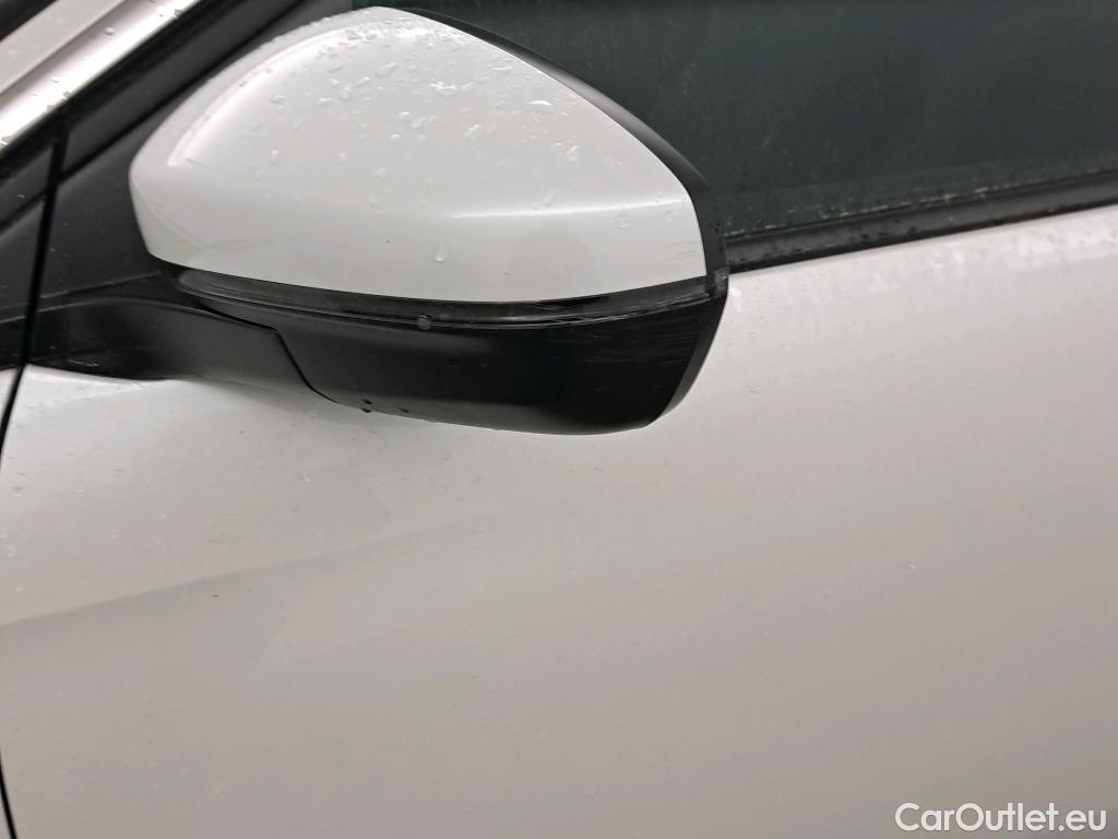  Peugeot  3008 PEUGEOT  / 2020 / 5P / todoterreno 1.2 PureTech 96KW S&S Active Pack EAT8 #33