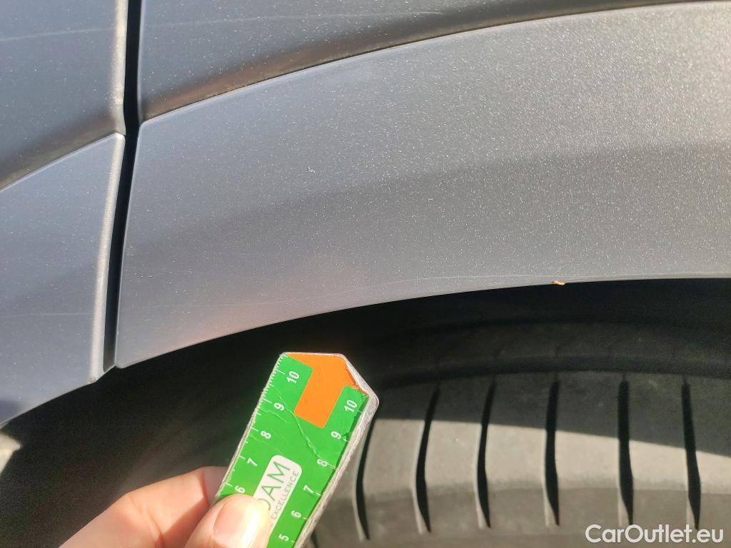  Audi  Q8 AUDI  / 2018 / 5P / todoterreno 55 TFSIe S Line 280kW quattro tiptronic #29