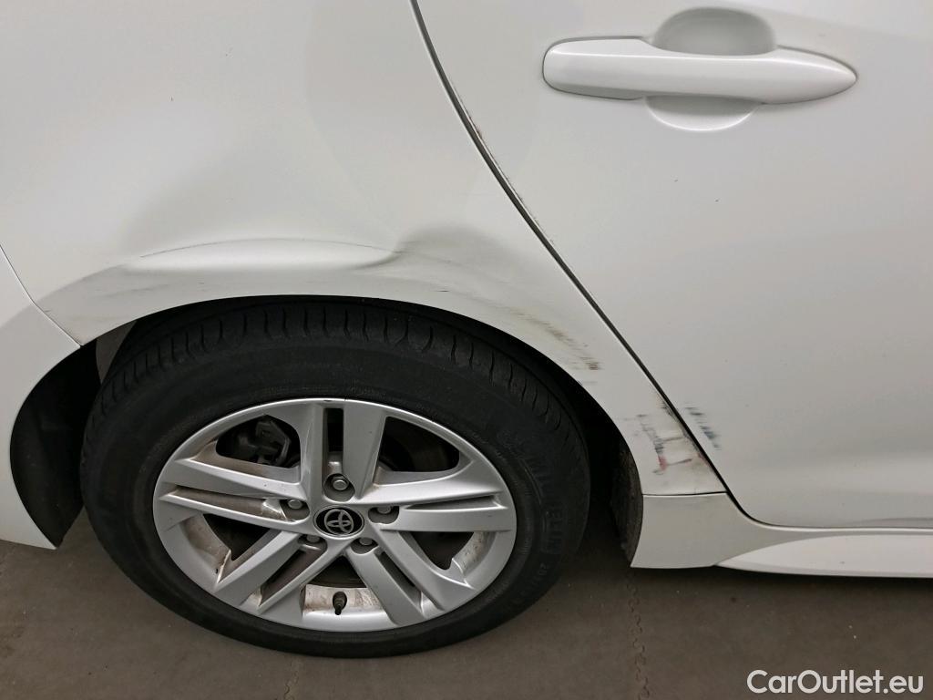  Toyota  Corolla TOYOTA  / 2019 / 5P / berlina con portón 1.8 125H BUSINESS PLUS E-CVT #1