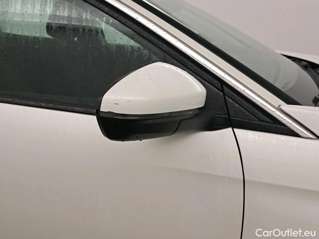  Peugeot  3008 PEUGEOT  / 2020 / 5P / todoterreno 1.2 PureTech 96KW S&S Active Pack EAT8 #31