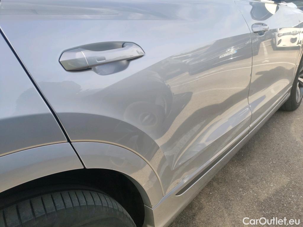  Audi  Q8 AUDI  / 2018 / 5P / todoterreno 55 TFSIe S Line 280kW quattro tiptronic #19