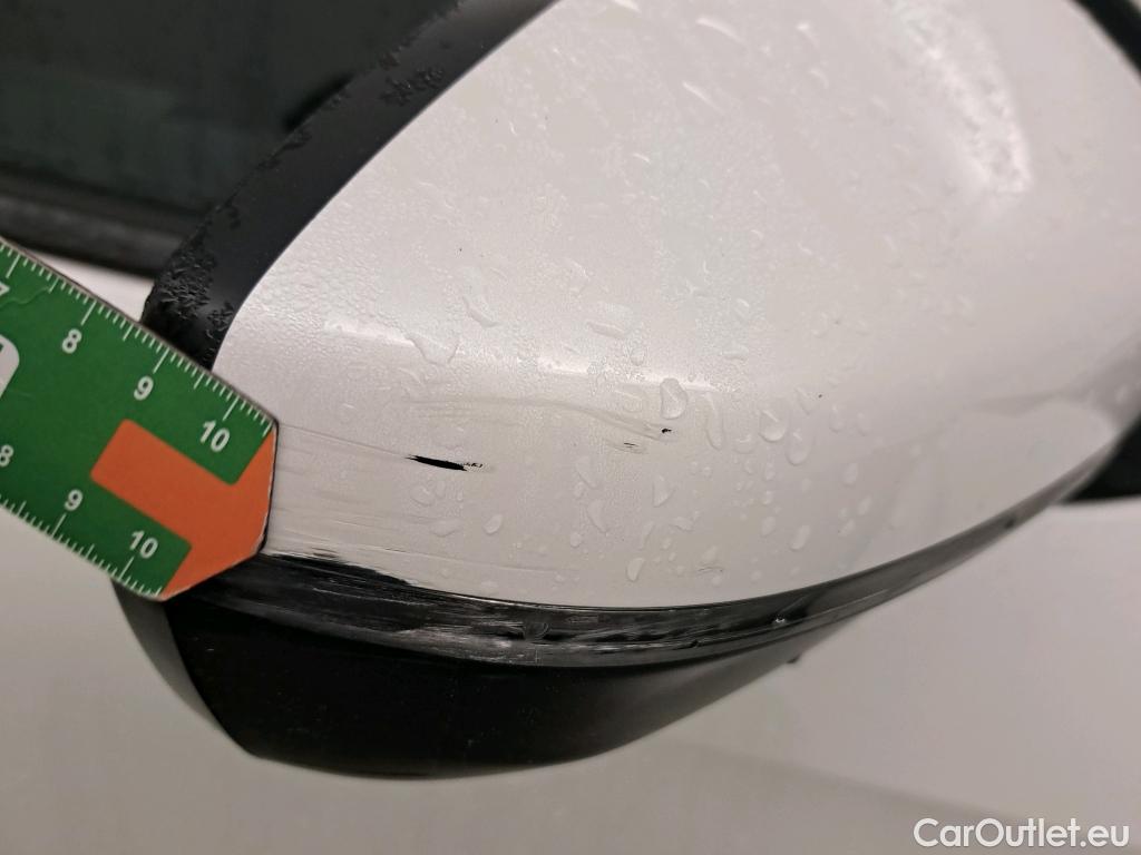  Peugeot  3008 PEUGEOT  / 2020 / 5P / todoterreno 1.2 PureTech 96KW S&S Active Pack EAT8 #32