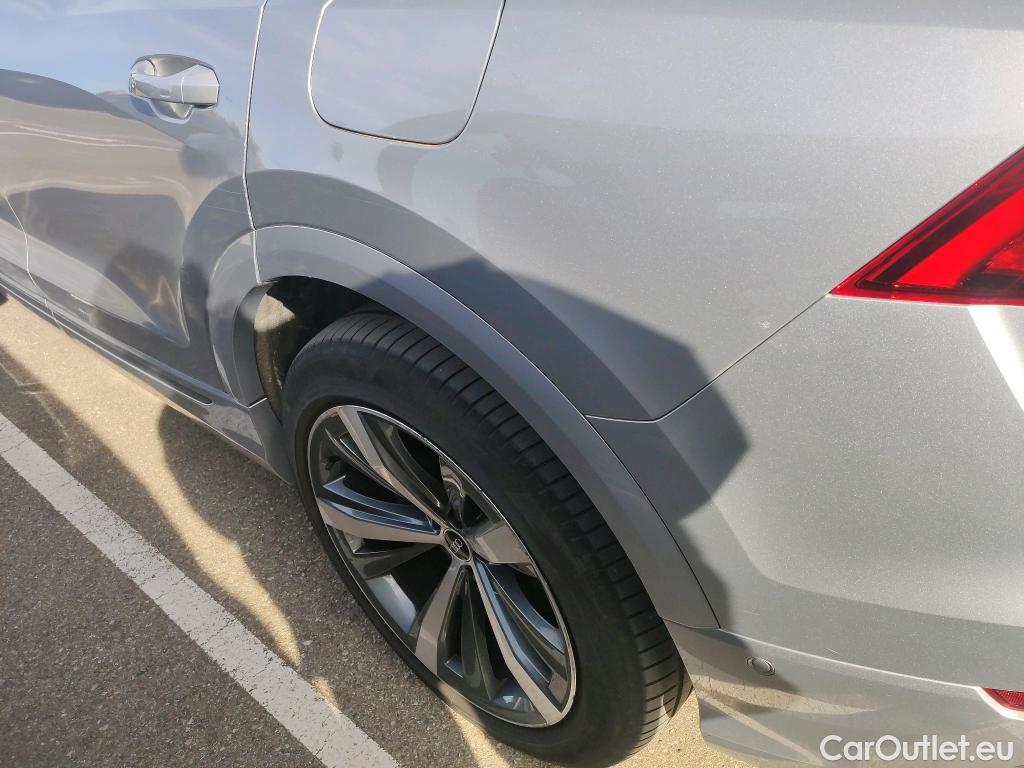  Audi  Q8 AUDI  / 2018 / 5P / todoterreno 55 TFSIe S Line 280kW quattro tiptronic #28