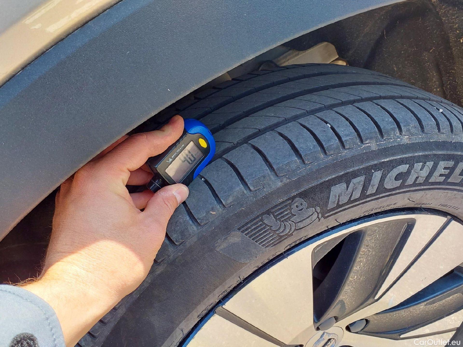  Volvo  XC 40 VOLVO XC40 / 2021 / 5P / todoterreno 2.0 B3 G Core Auto #6