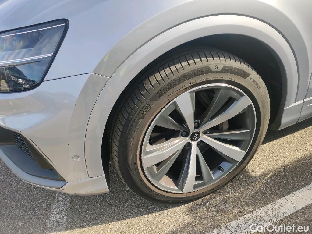  Audi  Q8 AUDI  / 2018 / 5P / todoterreno 55 TFSIe S Line 280kW quattro tiptronic #26