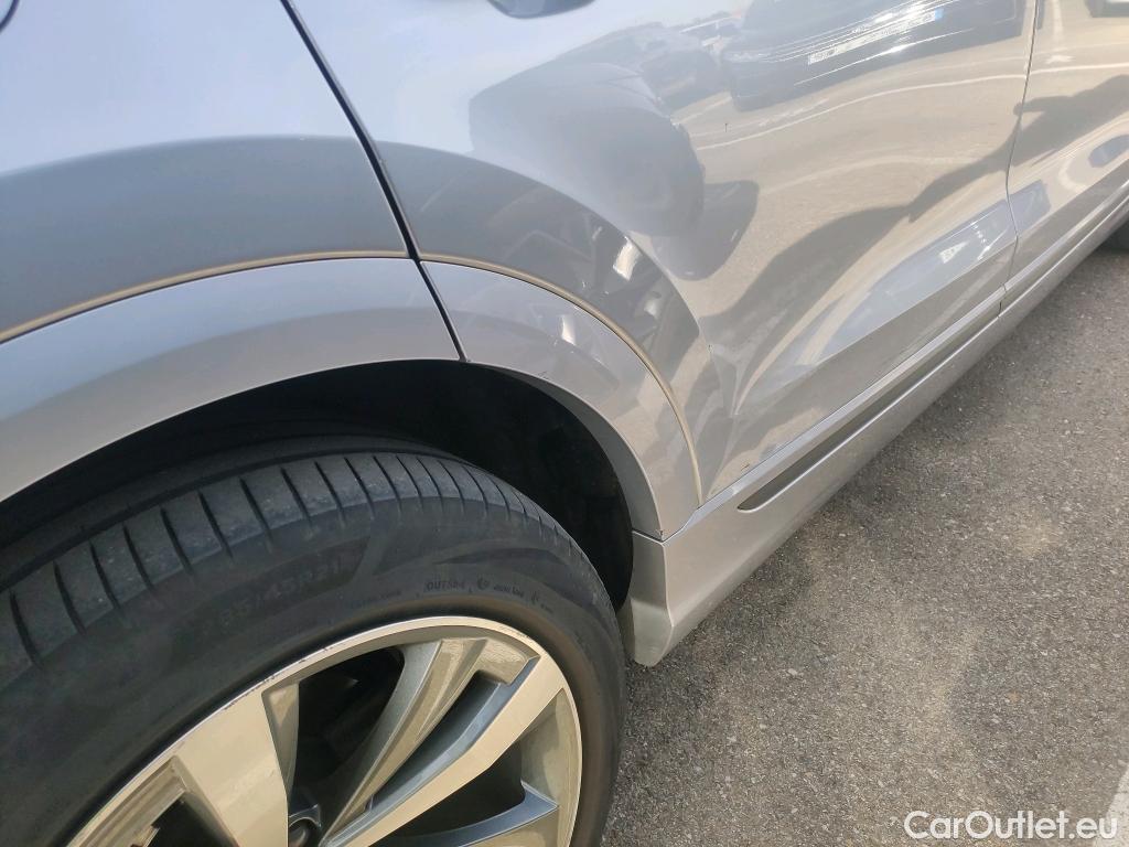  Audi  Q8 AUDI  / 2018 / 5P / todoterreno 55 TFSIe S Line 280kW quattro tiptronic #36