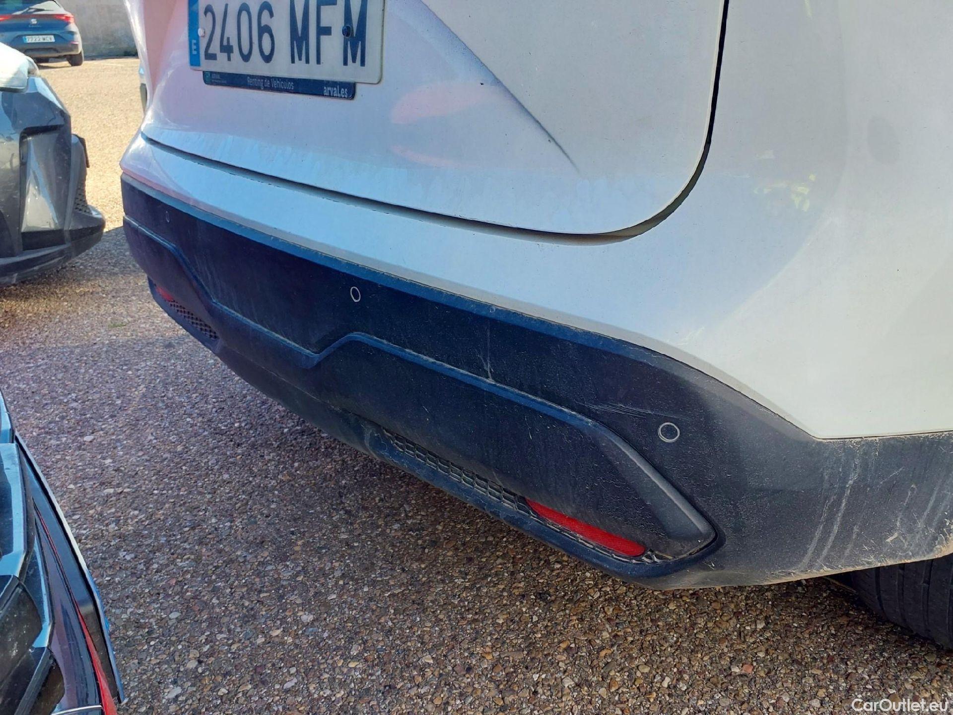  Nissan  Qashqai NISSAN  / 2021 / 5P / todoterreno DIG-T 103kW (140CV) mHEV 4x2 Acenta #32