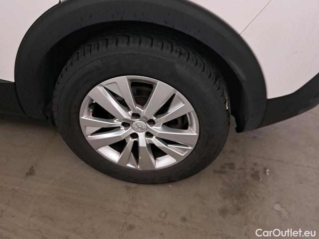  Peugeot  3008 PEUGEOT  / 2020 / 5P / todoterreno 1.2 PureTech 96KW S&S Active Pack EAT8 #11