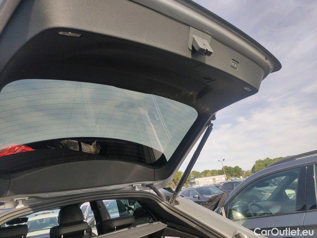  Audi  Q8 AUDI  / 2018 / 5P / todoterreno 55 TFSIe S Line 280kW quattro tiptronic #24