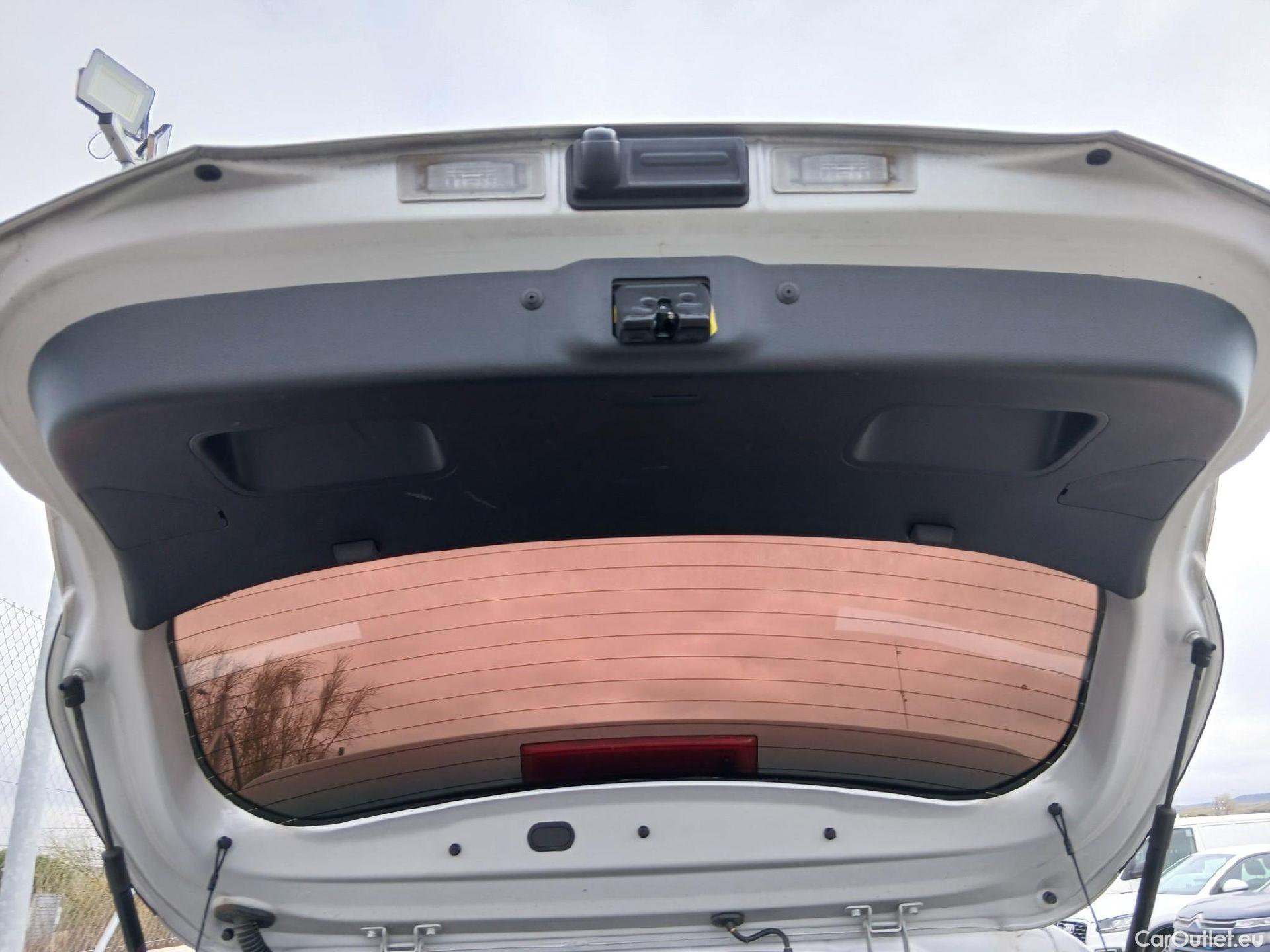  KIA  STONIC KIA  / 2017 / 5P / todoterreno 1.0 T-GDi 74kW (100CV) MHEV iMT Drive #31