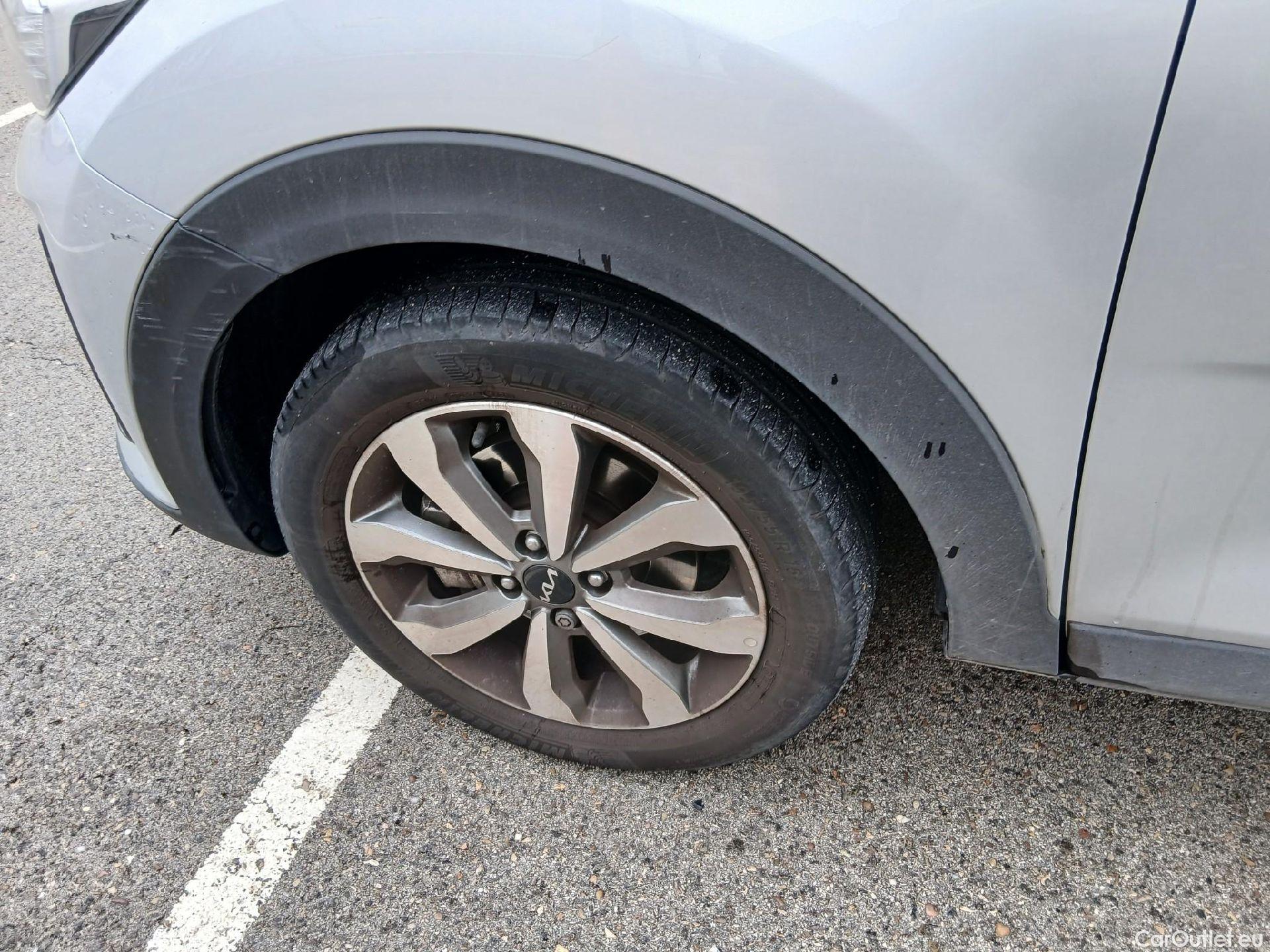  KIA  STONIC KIA  / 2017 / 5P / todoterreno 1.0 T-GDi 74kW (100CV) MHEV iMT Drive #11