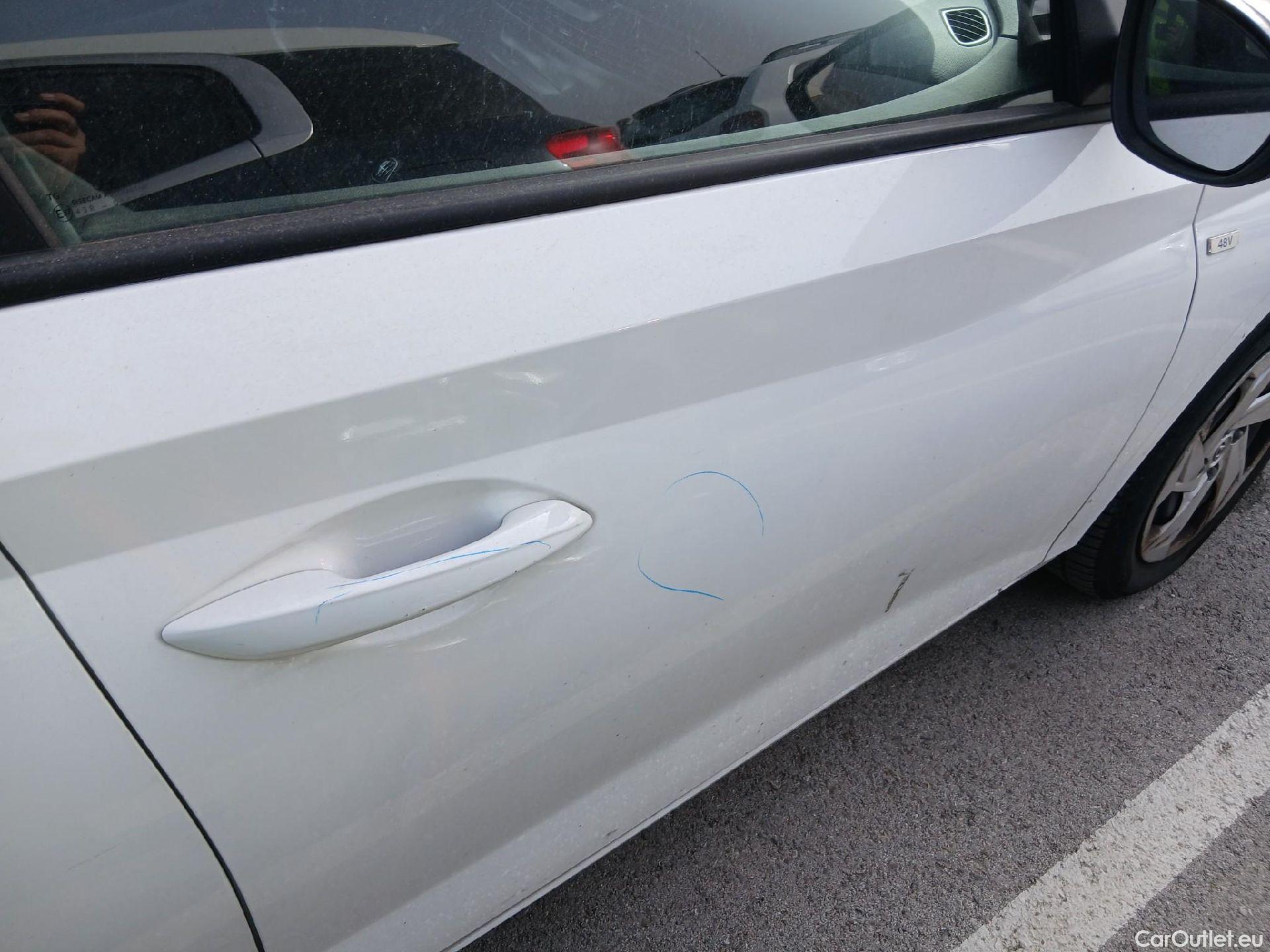  Hyundai  i20 HYUNDAI  / 2020 / 5P / berlina con portón 1.0 TGDI 74kW (100CV) 48V Essence #34