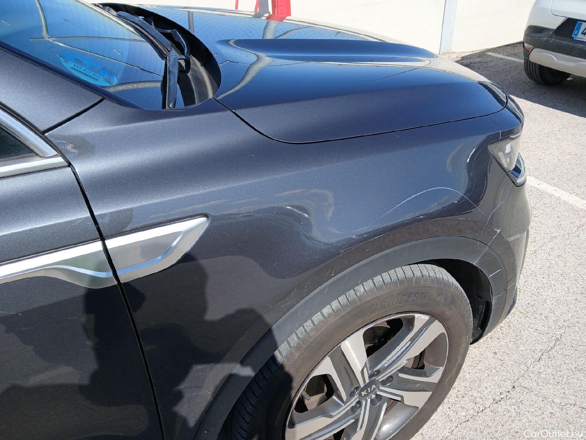  KIA  Sorento KIA  / 2020 / 5P / todoterreno 1.6 T-GDi HEV Emotion 4x4 7pl (P.Luxury) #35