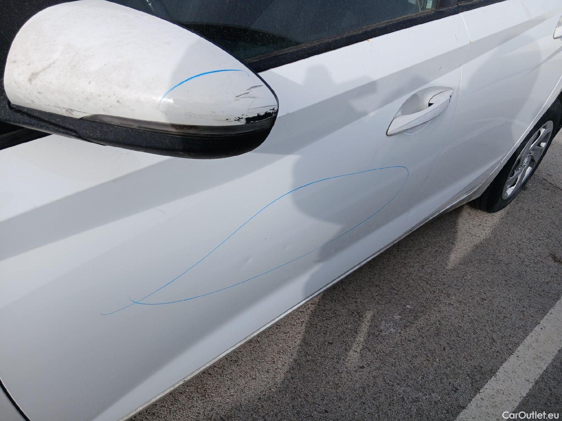  Hyundai  i20 HYUNDAI  / 2020 / 5P / berlina con portón 1.0 TGDI 74kW (100CV) 48V Essence #17