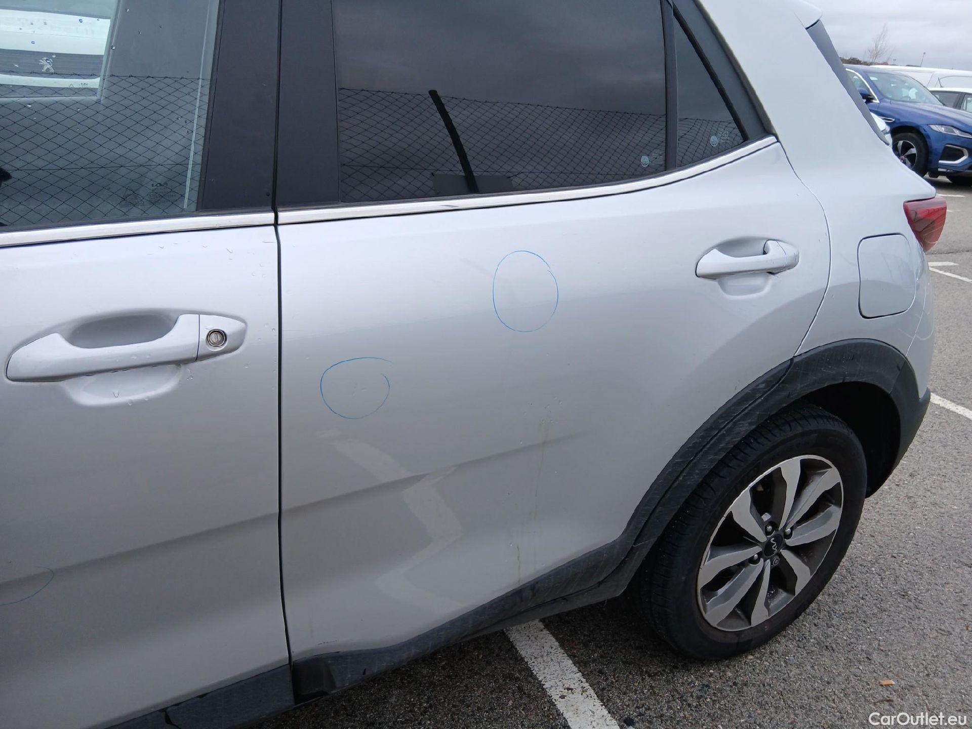  KIA  STONIC KIA  / 2017 / 5P / todoterreno 1.0 T-GDi 74kW (100CV) MHEV iMT Drive #17