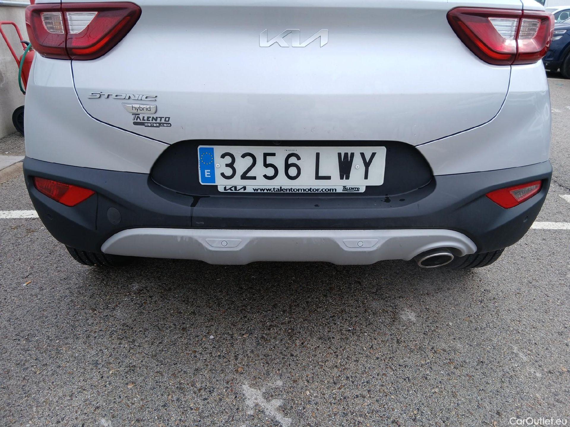  KIA  STONIC KIA  / 2017 / 5P / todoterreno 1.0 T-GDi 74kW (100CV) MHEV iMT Drive #27