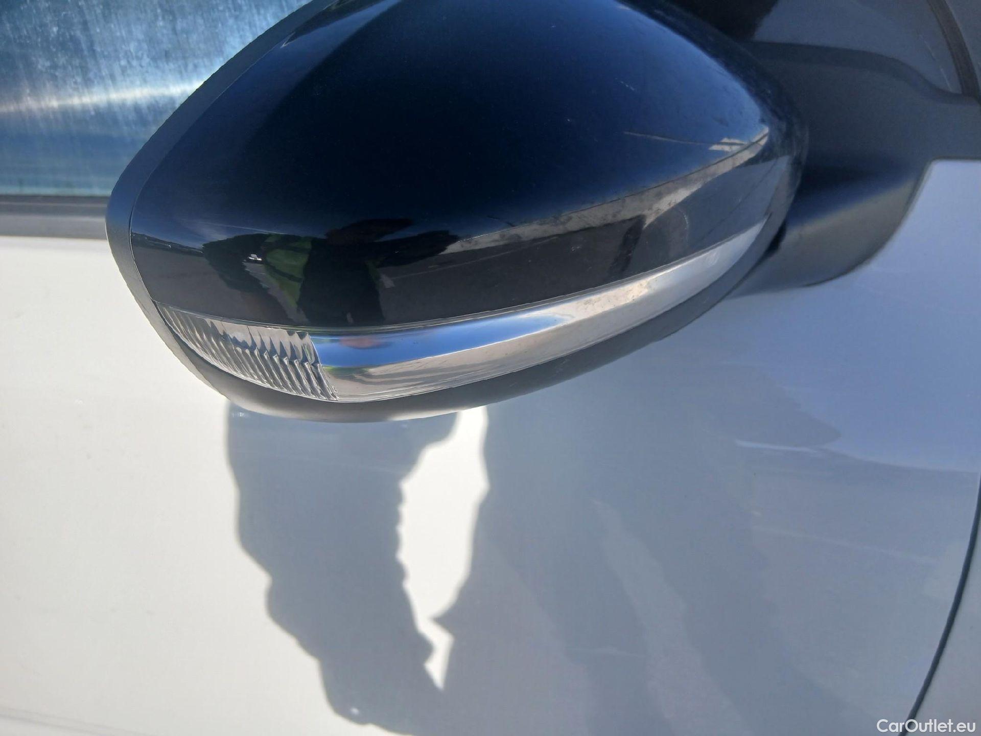  Citroen  C4 Cactus CITROEN  / 2018 / 5P / berlina con portón BlueHDi 100 S&S Feel #42