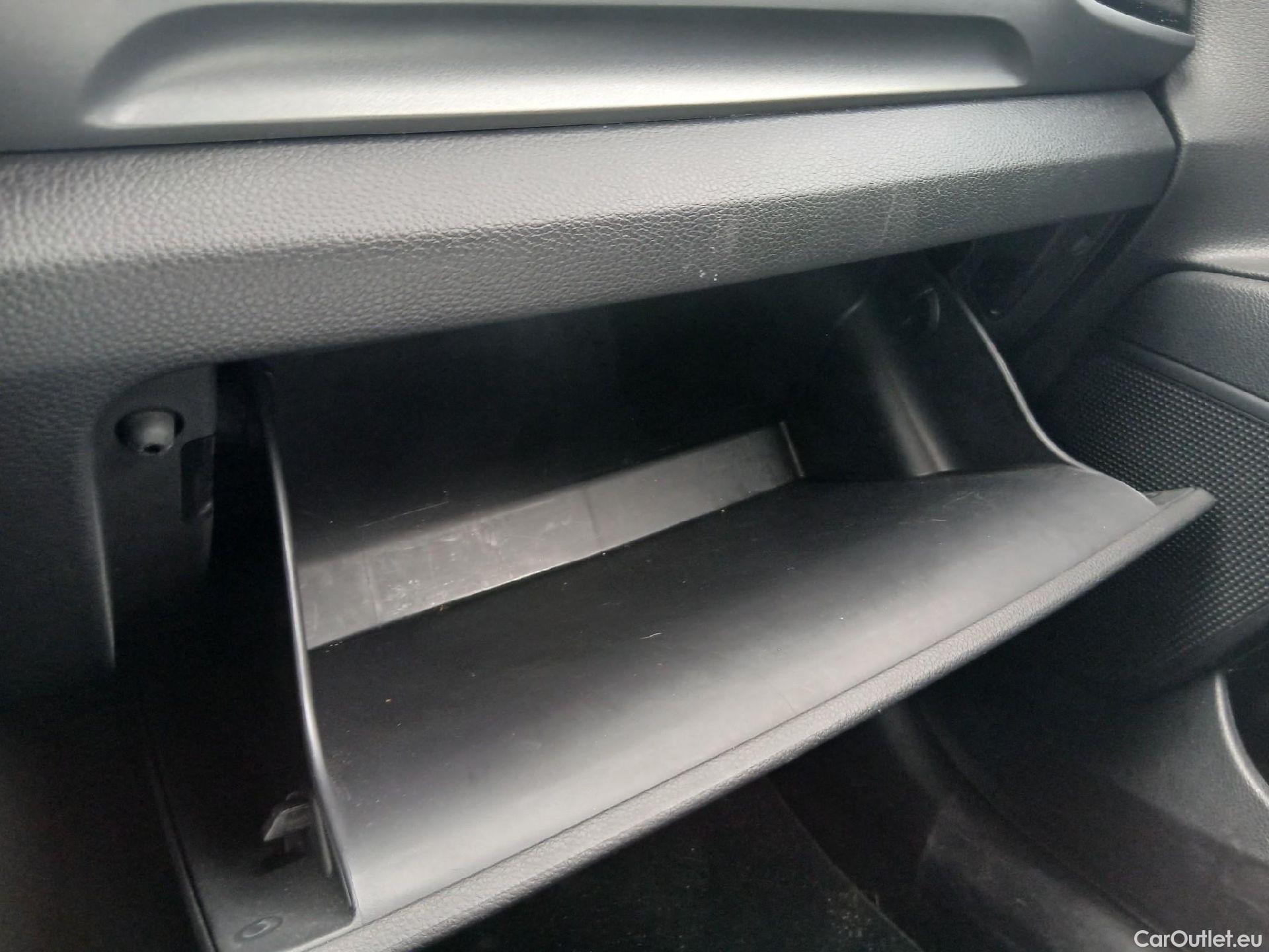  KIA  STONIC KIA  / 2017 / 5P / todoterreno 1.0 T-GDi 74kW (100CV) MHEV iMT Drive #53