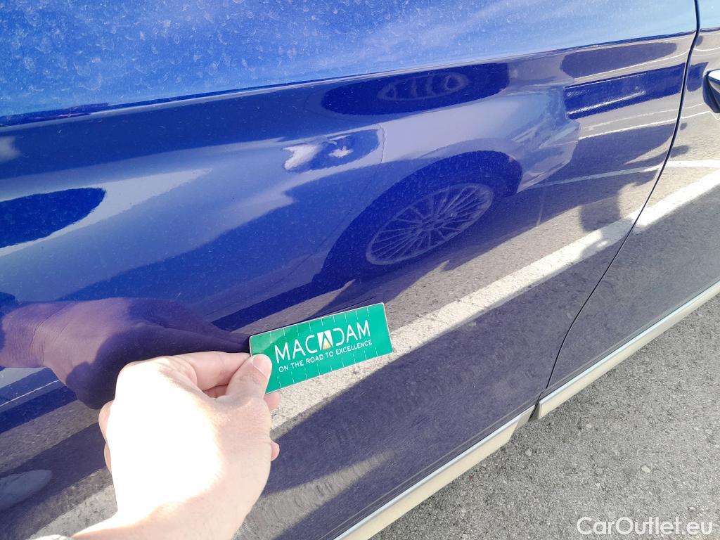  Hyundai   Ioniq HYUNDAI / 2019 / 5P / berlina con portón 1.6 GDI HEV Tecno DCT #4