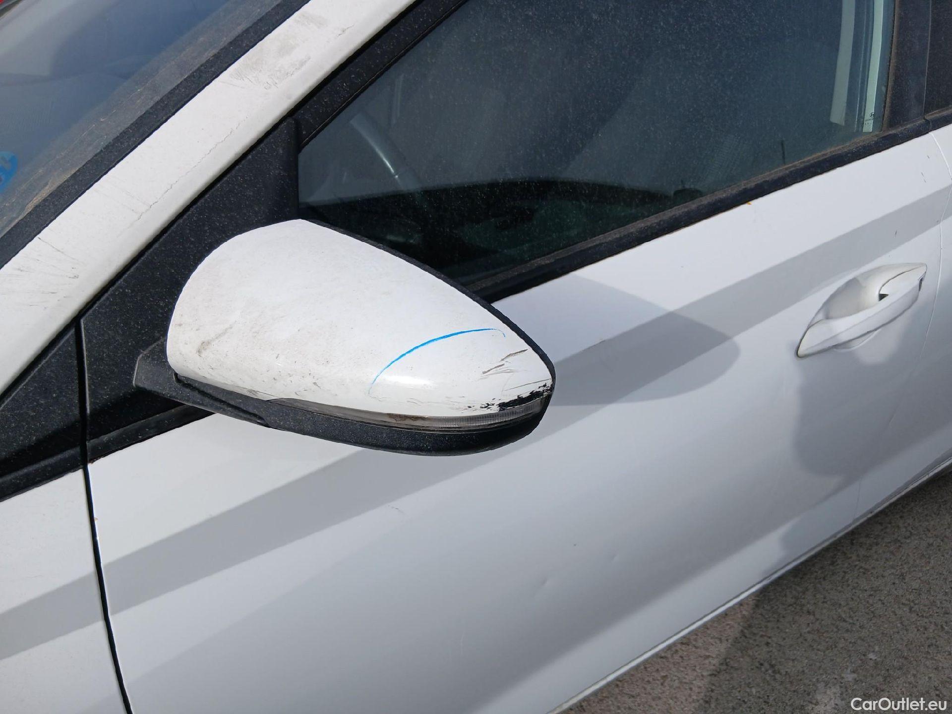  Hyundai  i20 HYUNDAI  / 2020 / 5P / berlina con portón 1.0 TGDI 74kW (100CV) 48V Essence #14