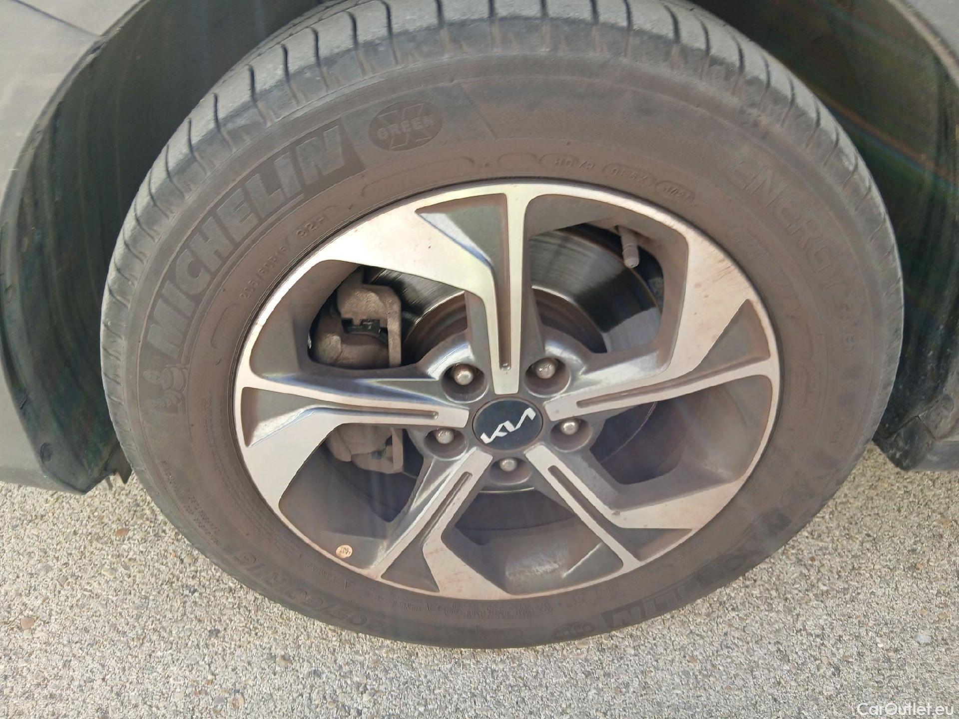  KIA  XCeed KIA  / 2019 / 5P / todoterreno 1.0 T-GDi Drive 88kW (120CV) #10