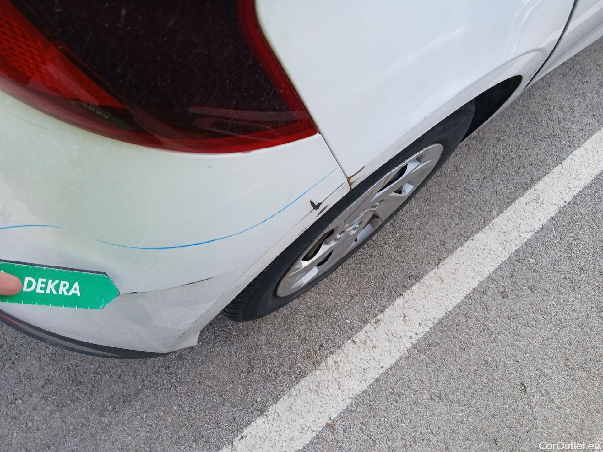  Hyundai  i20 HYUNDAI  / 2020 / 5P / berlina con portón 1.0 TGDI 74kW (100CV) 48V Essence #24