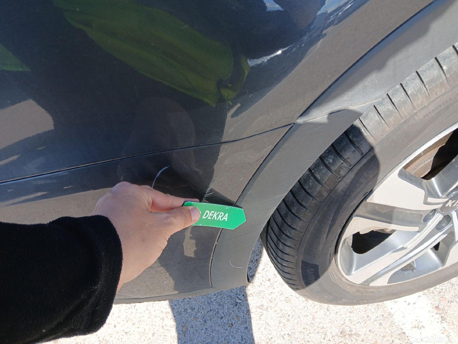  KIA  Sorento KIA  / 2020 / 5P / todoterreno 1.6 T-GDi HEV Emotion 4x4 7pl (P.Luxury) #28