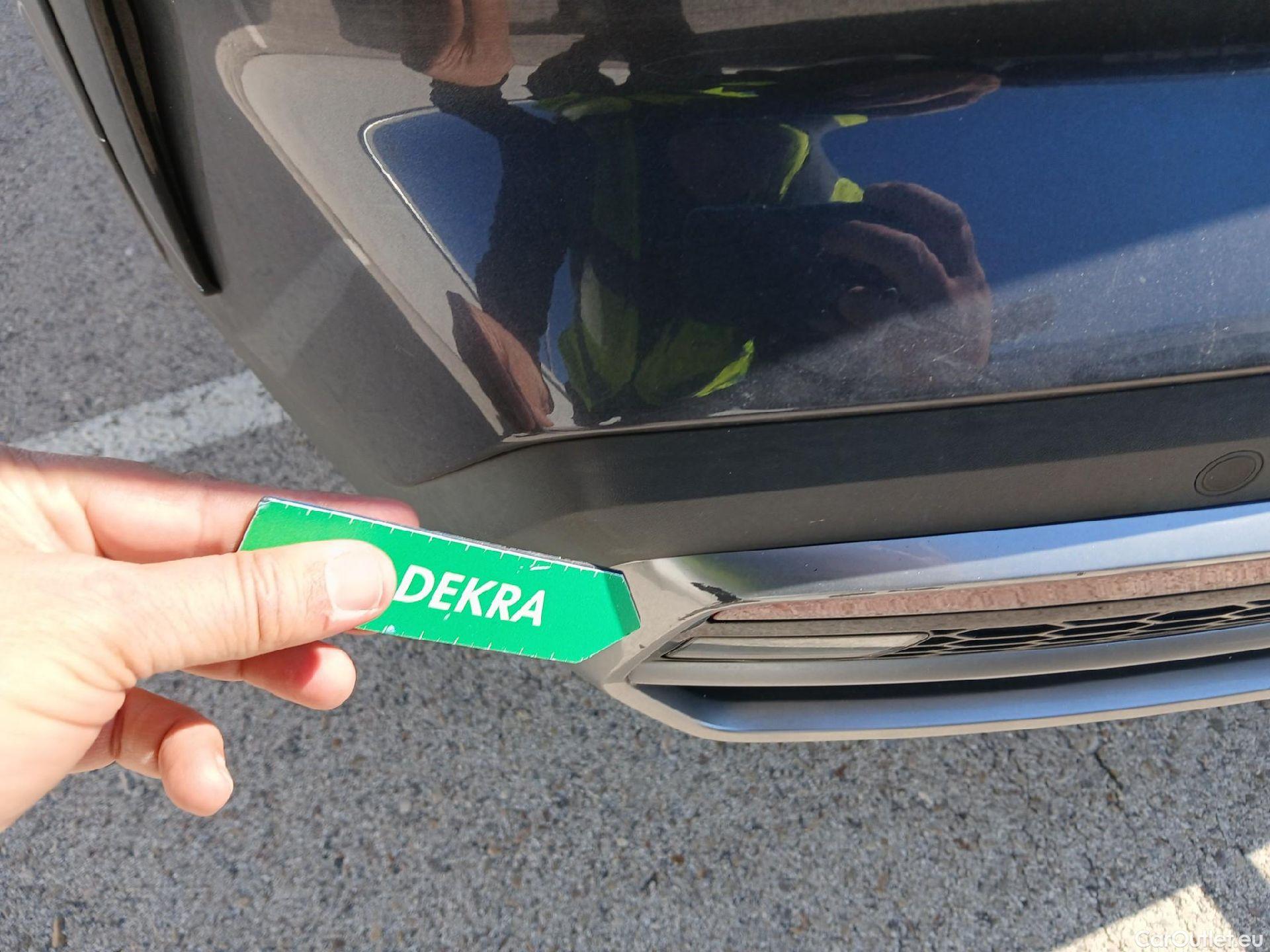  KIA  Sorento KIA  / 2020 / 5P / todoterreno 1.6 T-GDi HEV Emotion 4x4 7pl (P.Luxury) #24